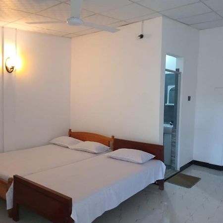 Amila Guest Ξενοδοχείο Trincomalee Εξωτερικό φωτογραφία